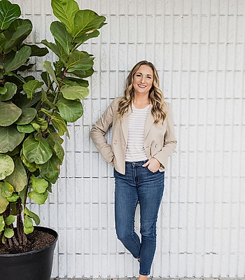 Portrait of Maria Nedvidek, REALTOR®.